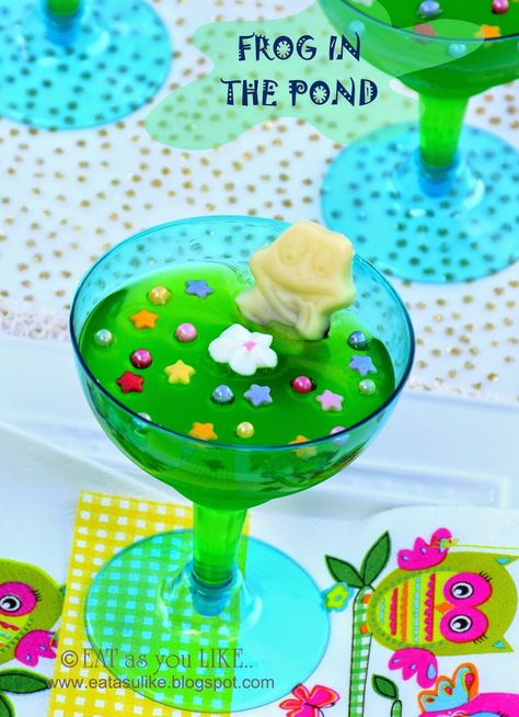 Frog Themed Food Ideas, Frog Treats, Frog Themed Desserts, Frogs In A Pond Jelly, Frog Dessert, Jelly Crystals, How To Make Jelly, Jello Dessert Recipes, Lego Themed Party