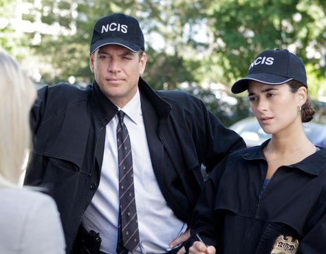 Tony And Ziva, Ncis Tony, Ncis Ziva, Tony Dinozzo, Jon Cryer, Ziva David, Sasha Alexander, Michael Weatherly, Tv Couples