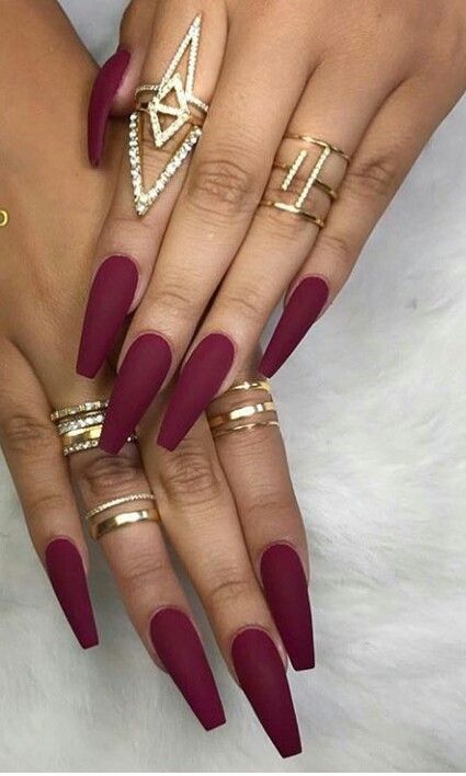 Maroon Nail Designs, Wedding Nail Polish, Gel Pedicure, French Pedicure, Unghie Nail Art, Maroon Nails, Fall Is Coming, Rose Gold Nails, Burgundy Nails