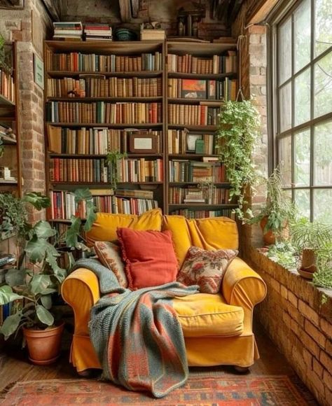 Maximalist Living Room, Cozy Home Library, Lots Of Books, Interior Design Per La Casa, Home Library Design, Reading Nooks, Design Del Prodotto, Decoration Inspiration, Cozy Nook