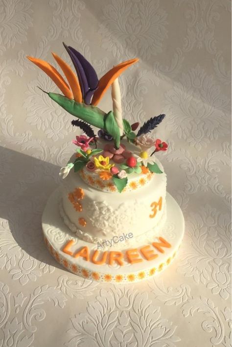 Bird of paradise cake by Artycake Botanical Desserts, Bird Of Paradise Cake Ideas, Parrot Birthday Cake, Birds Cake Birthday, Paradise Cake, Cake With Birds And Flowers, Mosaic Bird Of Paradise Flower, Bird Of Paradise Flower, Flower Cute