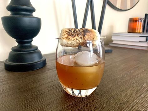 Campfire Whiskey Drinks, Marshmallow Whiskey Cocktail, S’mores Old Fashioned, Marshmallow Cocktail Drinks, Campfire Old Fashioned Cocktail, Toasted Marshmallow Old Fashioned, S’mores Old Fashioned Cocktail, Toasted Marshmallow Cocktail, Space Cocktails