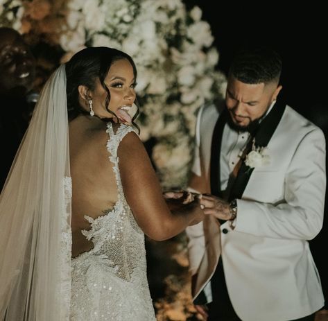 Marriage Black Couple, Black Love Wedding, Black Couple Wedding, Black Wedding Photos, Black People Weddings, Marriage Photos, Wedding Picture Poses, Wedding Reception Dress, Future Wedding Plans