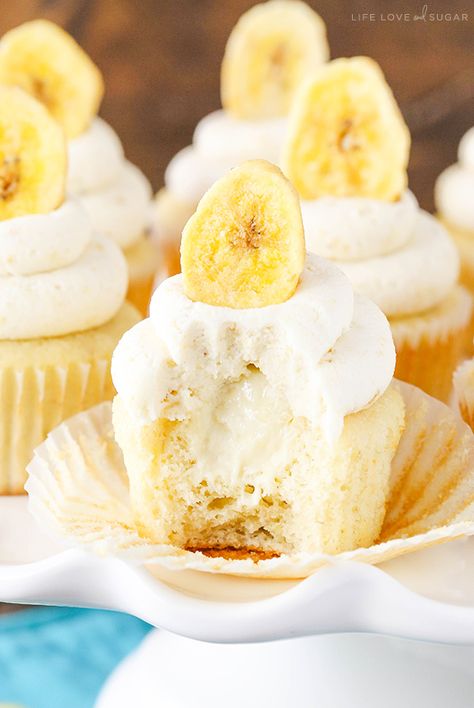 These Banana Cream Pie Cupcakes are to die for – my new favorite for sure! They are made with a banana cupcake, cream pie filling and a banana frosting with a secret ingredient that gives it the best flavor! Banana Cream Pie Cupcakes, Homemade Banana Cream Pie, Cream Pie Cupcakes, Banana Frosting, Banana Cupcake, Life Love And Sugar, Frosting Cupcakes, Cream Pie Filling, Cupcake Cream