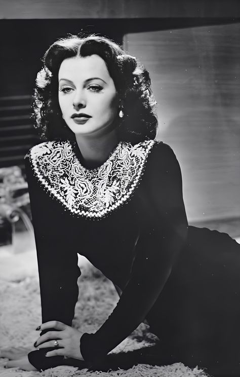 Hedy Lamarr Hair, Heidi Lamar, Old Hollywood Women, Vintage Glamour Aesthetic, Hedi Lamarr, 40s Women, 60s Hollywood, 1940s Glamour, 1940s Actresses