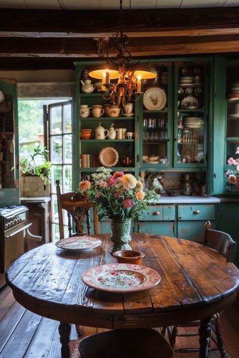 Country Cottage Living Rural Kitchen, English Cottage Kitchens, Unfitted Kitchen, Moms Cave, Farmhouse Kitchen Decor Ideas, Cottage Dining, Upcycled Kitchen, Cottage Dining Rooms, Kitchen Decor Ideas