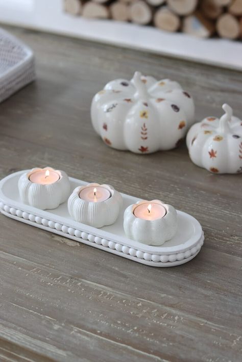 Handmade Autumn Decorations, Tealight Candle Holders Clay, Ceramic Halloween Decorations, Fall Ceramics, Pumpkin Tea Lights, Clay Candle Holders, Pumpkin Tea, Tea Light Candle Holders, Clay Candle