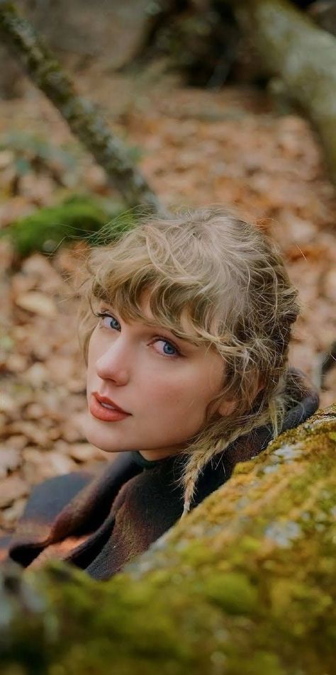 Indie House, Taylor Swift Photoshoot, Taylor Swift Images, Taylor Swif, Photos Of Taylor Swift, Taylor Swift Cute, Taylor Swift Posters, Swift Photo, Taylor Swift Album