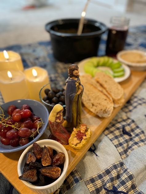 Shepherd's Dinner, Bethlehem or Jerusalem Dinner, for Christmas (plant-based) • Dinner For Christmas, Lentil Vegetable Soup, Traditional Christmas Dinner, Family Christmas Dinner, Great Dinner Ideas, Homemade Pita Bread, Stuffed Grape Leaves, New Years Dinner, Homemade Sourdough Bread