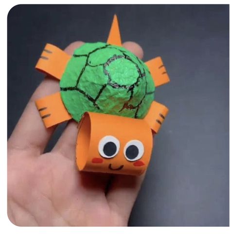 Turtle Craft, Ocean Theme Crafts, Turtle Crafts, Cute Origami, Rose Crafts, Egg Carton Crafts, Hand Crafts For Kids, Ocean Crafts, Animal Crafts For Kids