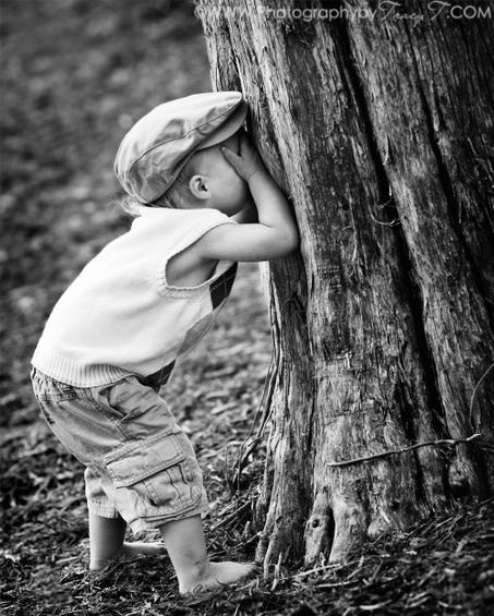 Hide and Seek by sandalo-de-dandi Foto Kids, Colour Splash, Childhood Games, Foto Baby, Foto Vintage, Jolie Photo, Black White Photos, 인물 사진, In The Forest