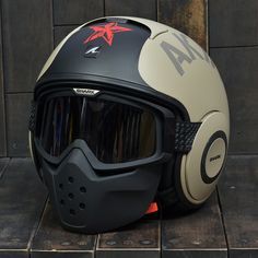 CASCOS MOTO Motorcycle Helmets Design, Badass Motorcycle Helmets, Helmets Design, Badass Motorcycle, Tmax Yamaha, Bluetooth Motorcycle Helmet, Motorcycle Helmet Design, Biker Helmets, Futuristic Helmet