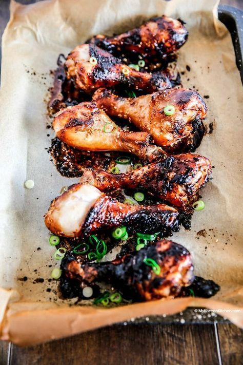 Sticky Honey Soy Chicken Drumsticks | MyKoreanKitchen.com #mykoreankitchen #koreanfood #chicken #drumsticks Honey Soy Chicken Drumsticks, My Korean Kitchen, Honey Soy Chicken, Korean Kitchen, Soy Chicken, Honey Soy, Chicken Drumsticks, Asian Dishes, Om Nom