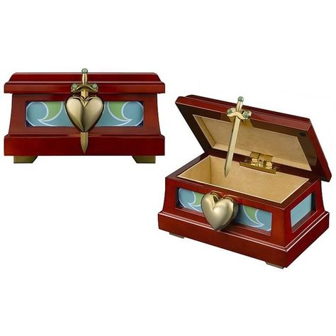 Snow White Evil Queen's Heart Box - Master Replicas - Snow White and... ❤ liked on Polyvore featuring home, home decor, holiday decorations, heart figurine, heart home decor and snow white figurines Prop Replicas, Snow White Evil Queen, Diy Snow, Evil Queens, Disney Rooms, Snow White And The Seven Dwarfs, The Seven Dwarfs, Heart Box, Red Lacquer