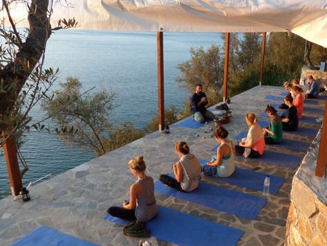 Looking for a healthy and relaxing holiday at a wellness retreat in Greece? We might just have found what you are searching for. Health Retreat, Creative Retreat, Yoga Wellness, Wellness Retreat, Spain Holidays, Wellness Travel, Therapeutic Massage, Outdoor Yoga, Spa Offers