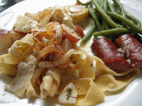 Potatoes And Sausage, Amish Food, Mennonite Girls Can Cook, German Food Authentic, Mennonite Recipes, Pork Entrees, Homemade Noodles, Making Pasta, German Recipes