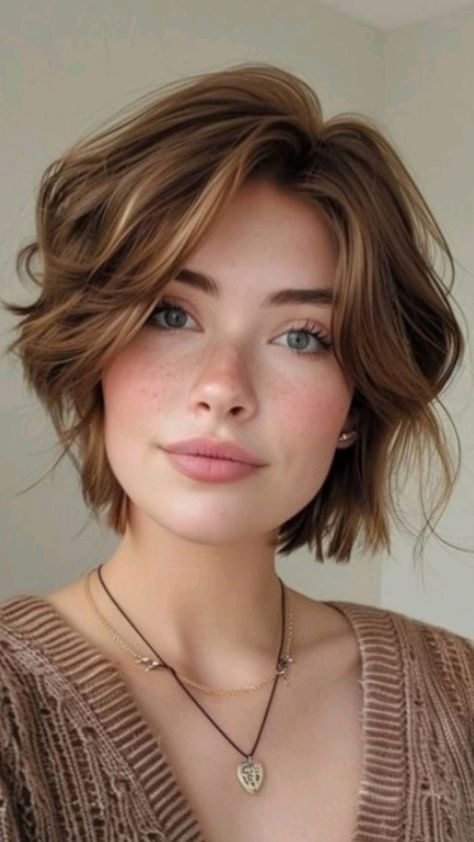 Short Feminine Haircuts, Feminine Haircuts, Feminine Short Hair, Short Hair Inspiration, Shortish Hair, Shag Hair, Trendy Short Hairstyles, Popular Short Haircuts, Chic Short Hair