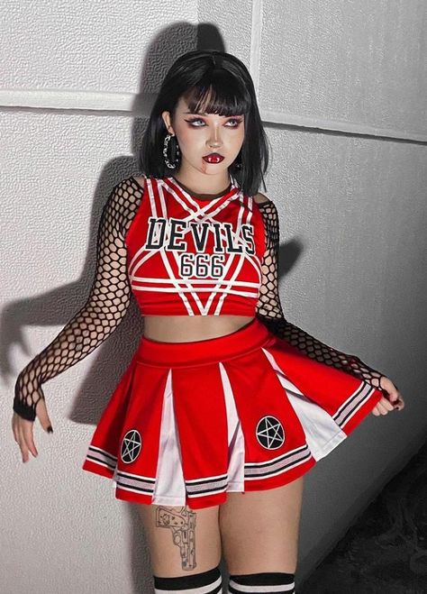 Mean Girls Outfits, Dark Beauty Fashion, Wrestling Outfits, Sports Attire, Pom Pom Girl, Alt Girls, Goth Women, Halloween Costume Outfits, Goth Beauty