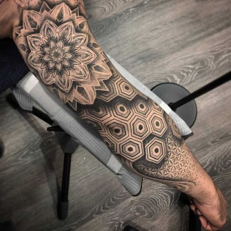 Blended Tattoo Sleeve, Geometric Filler Tattoo Patterns, Line Filler Tattoo, Geometric Gap Filler Tattoo, Shading Ideas For Tattoos, Tattoo Filler Designs, Filling Tattoos, Gap Filler Tattoo Design, Tattoo Space Filler Ideas