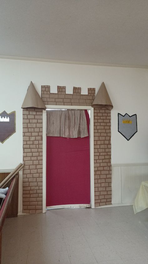 Kingdom Vbs Crafts, Castle Theme Classroom, School Hallway Decorations, Kingdom Vbs, Disney Themed Classroom, Kids Church Lessons, Royal Decorations, Medieval Party, Fairytale Party