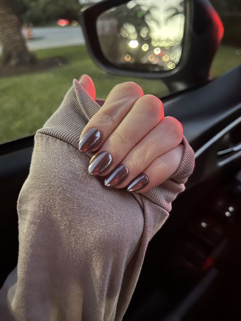 Black Haley Bieber Nails, Dark Hailey Bieber Nails, Hailey Beiber Chocolate Glaze Nails, Hailey Bieber Chocolate Nails, Choc Glazed Donut Nails, Chocolate Doughnut Glaze Nails, Nails Chocolate Glazed, Haley Bieber Nails Brown, Chocolate Glazed Nails Short