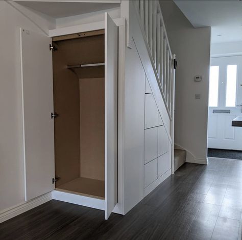 Under Stairs Storage For Coats, Entrance Hall Ideas Under Stairs, Staircase Closet Ideas Storage, Modern Under Stairs Ideas, Staircase Closet Ideas, Coat Closet Under Stairs, Under The Stairs Closet Ideas, Diy Under Stairs Storage, Decor Under Stairs