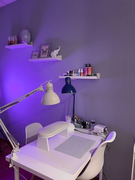 Nail Studio Desk, At Home Nail Business, Nail Tech Esthetics, Nail Station In Bedroom, Mini Salon Ideas Interior Design, Manicure Desk Ideas, Nail Room Ideas Home Small Diy, Nail Corner At Home, Nail Desk Ideas At Home