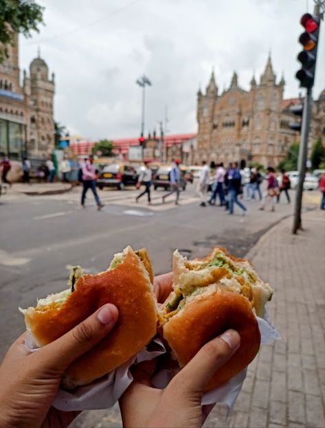 #citylife #bombay #mumbai #vadapav #foodie #foodporn #foodgasm # Marine Lines Mumbai Snap, Mumbai Instagram Stories, Mumbai Snapchat, Cst Mumbai, Mumbai Snap, Mumbai Aesthetic, Mumbai Trip, Marine Drive Mumbai, Mumbai Photography