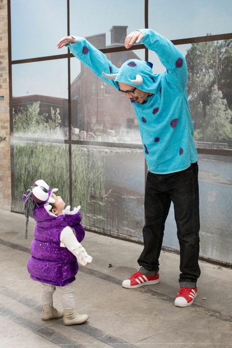 Diy Sully Costume Men, Sully Costume Diy, Sully And Boo Costume, Sullivan Y Boo, Homeade Halloween Costumes, Monsters Inc Halloween Costumes, Monsters Inc Halloween, Sully Costume, Sully And Boo