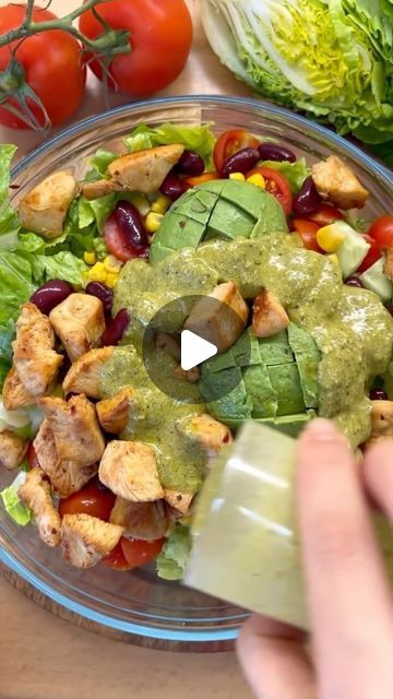 Delicious Pasta Salad, Salad Diet, Mediterranean Diet Plan, Delicious Pasta, Chicken Pasta Salad, Daily Recipes, Chicken Avocado, Basil Pesto, Romaine Lettuce