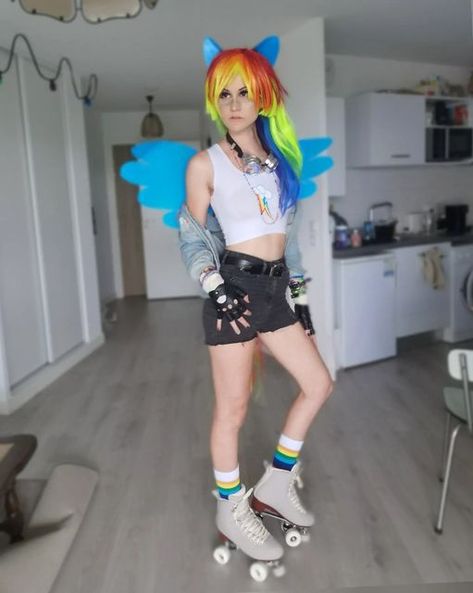 Rainbow Dash Outfit Ideas, Dash Halloween Costume, Rainbow Dash Halloween Costume, Rainbow Dash Cosplay, Mlp Cosplay, Characters To Cosplay, Therian Gear, My Little Pony Cosplay, The Heathers