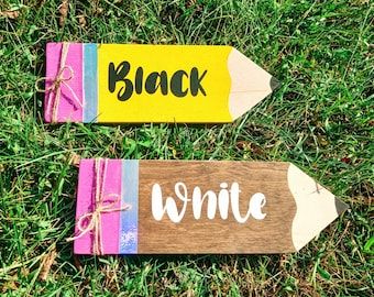 Teacher Back To School Gifts, Pencil Sign, Yellow Pencil, Custom Teacher Gifts, Teacher Back To School, Teacher Signs, Wooden Pencil, Favorite Teacher, Cute Cups