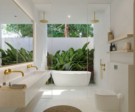 Nisi Villas - Balitecture Bali Villa Design, Bali Beach House, Caribbean House, Villa Bathroom, Bathroom With Bathtub, Villa In Bali, Luxurious Bathtubs, Mediterranean Bathroom, Tropical Bathroom