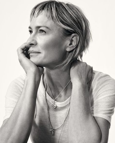 Robin Wright - Actor Profile - Photos & latest news Robin Wright Hair, Robin Wright Penn, Robin Wright, Matches Fashion, Profile Photo, Fan Page, Hair Stylist, Hair Makeup, Short Hair Styles