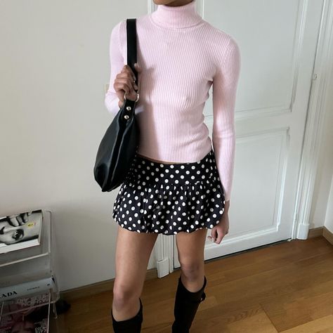 @luckygirlstudio • Instagram photos and videos Dots Outfit, Lit Outfits, Fall Winter Outfits, Fashion Killa, Pink Sweater, Get Dressed, Passion For Fashion, Autumn Winter Fashion, Fashion Inspo Outfits