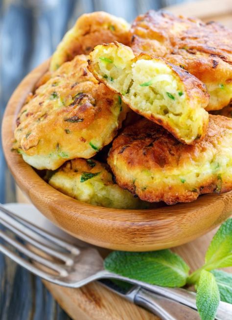 Zucchini Ricotta Fritters, Fritters Zucchini, Zucchini And Ricotta, Zucchini Ricotta, Ricotta Fritters, Fritters Recipe, Zucchini Fritters, Zucchini Recipes, Croquettes