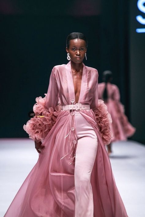 Nigerian Fashion Designers, Haute Couture Style, Lagos Fashion Week, Lagos Fashion, Runway Fashion Couture, Nigerian Styles, Looks Party, Couture Mode, Mode Inspo