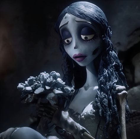 Corpse Bride Movie, Corpse Bride Art, Emily Corpse Bride, Dead Bride, Tim Burton Corpse Bride, Tim Burton Films, Tim Burton Movie, Aesthetic Roses, Helena Bonham Carter