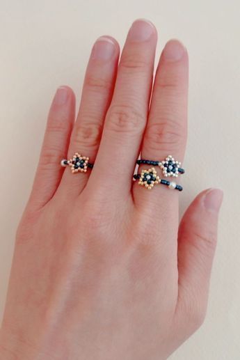 Star Bead Pattern, Beaded Ring Diy, Beaded Ring Patterns, Bead Rings Diy, Beads Ring Ideas, Beaded Ring Ideas, Beaded Rings Patterns, Beaded Rings Tutorials, Bead Bracelet Tutorial