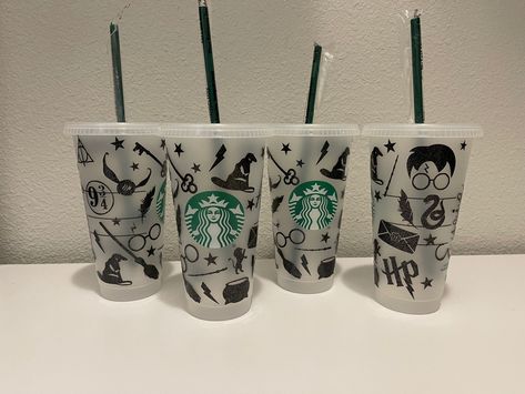 Harry Potter Starbucks Cup, Harry Potter Journal, Fan Ideas, Art In The Park, Harry Potter Items, Bday Gifts, Harry Potter Aesthetic, Cup Ideas, Starbucks Tumbler