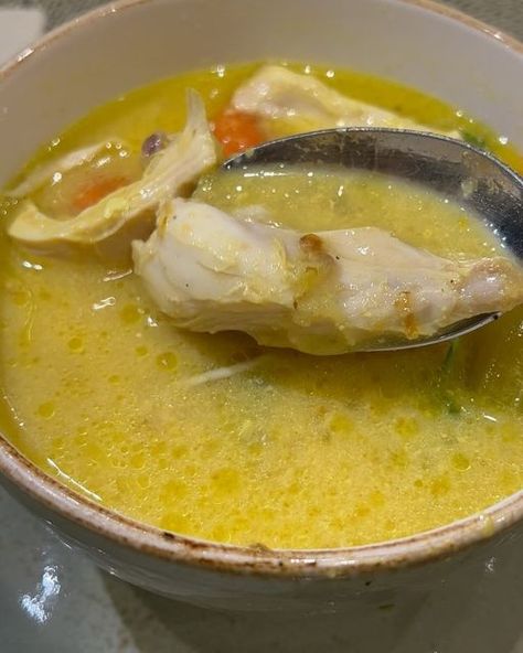 Yalda Alaoui on Instagram: "The IMMUNE BOOSTING CHICKEN soup 🥣 is literally health in a bowl for you! It not only is delicious, packed with collagen, good quality protein, anti-inflammatory properties but it also is the perfect dish to give you comfort during flu 🤧 season and boost your immune system 🦠 It’s in my stories today and saved under my recipes inspo highlight💡 The recipe is linked on there and can be found on https://eatburnsleep.com/recipes/immune-boosting-chicken-soup/ Swipe left for some lovely comment from members of our beautiful community ❤️ #guthealth #immunity #immunityboost" Immune Boosting Chicken Soup, Boost Your Immune System, My Recipes, Immune Boosting, Chicken Soup, Gut Health, A Bowl, Chowder, Immune System