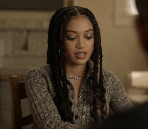 Liv Baker All American, Olivia All American Hair, All American Hairstyle, Olivia Baker Hairstyles, Olivia All American, All American Season 5, Gigi Grant, Samantha Logan, Olivia Baker