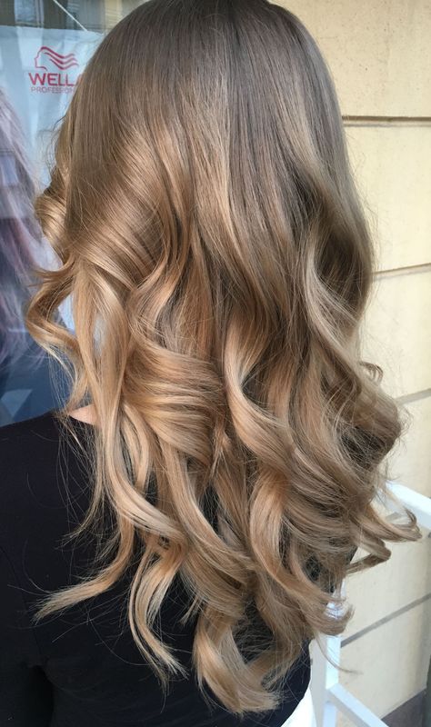 Hazelnut Blonde, Long Natural Curly Hair, Haircuts For Long Hair With Layers, Beauty Hair Color, Blonde Hair With Bangs, Bronde Hair, Hair Color Formulas, Balayage Blonde, Dirty Blonde Hair