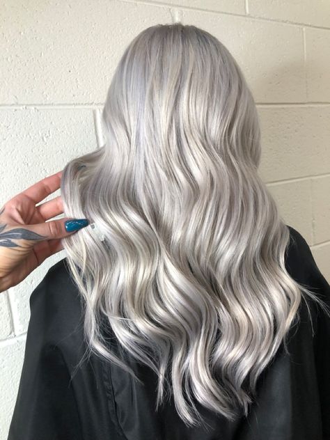 Platinum Blonde Hair Grey, Silver Hair 2023, Silver Toned Blonde Hair, Icy Hair Color, Icy Grey Blonde Hair, Grey Platinum Hair, Blonde Hair Fade, Silver Platinum Hair, Platinum Silver Hair