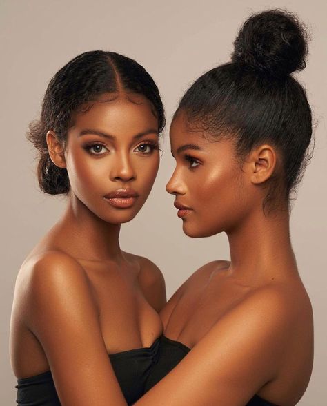 Black Sisters Photoshoot, Bestie Shoot, Sister Shoot, Twins Posing, Twins Fashion, Twin Photography, Sisters Photoshoot Poses, Sister Photography, Black Woman Artwork