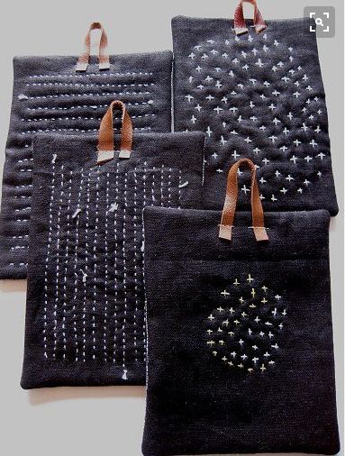 Sashiko denim pot holders Embroidered Textiles, Boro Stitching, Sashiko Embroidery, Pola Kristik, Japanese Embroidery, Running Stitch, Embroidery Inspiration, Fabric Art, Needle And Thread