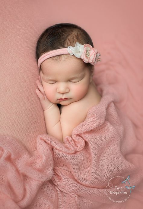 Alice Photoshoot, Posing Newborns, طفلة حديثة الولادة, Foto Newborn, Baby Pictures Newborn, Newborn Photography Poses, Infant Headband, Toddler Headband, Newborn Baby Photoshoot