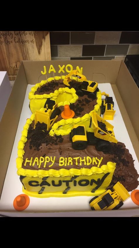 Construction cake, number 2 birthday cake, work zone Construction Theme Birthday Cake, Construction Birthday Party Cakes, Excavator Cake, Construction Theme Birthday, Digger Cake, Fun Food Ideas, Construction Birthday Cake, Truck Birthday Cakes, Theme Birthday Cake