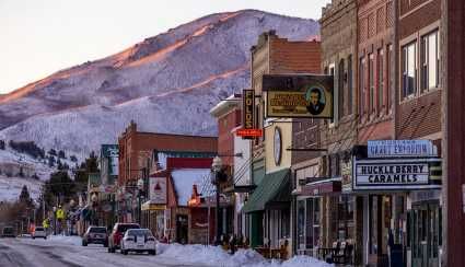 Free Outdoor Activities, Snowy Street, Red Lodge Montana, Montana Trip, Montana Winter, Winter Getaways, Cozy Places, Village Inn, Winter Getaway