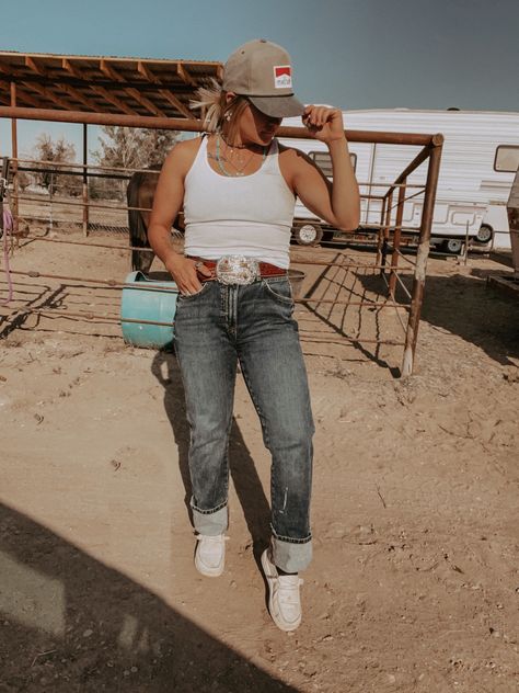 Farm Work Outfit Summer, Farm Work Outfit, Work Outfit Summer, Farm Outfits, Punchy Outfits, Farm Work, Country Fits, Western Fits, Casual Country Outfits